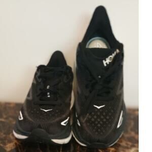 Women's Hoka One One Clifton 9 Black/White #1127896 Running Shoes - Size 6B